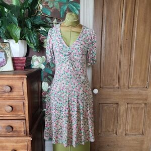 Boden Floral V-Neck Dress | US 4L / UK 8L | Ecovero™ Viscose | Puff Sleeve